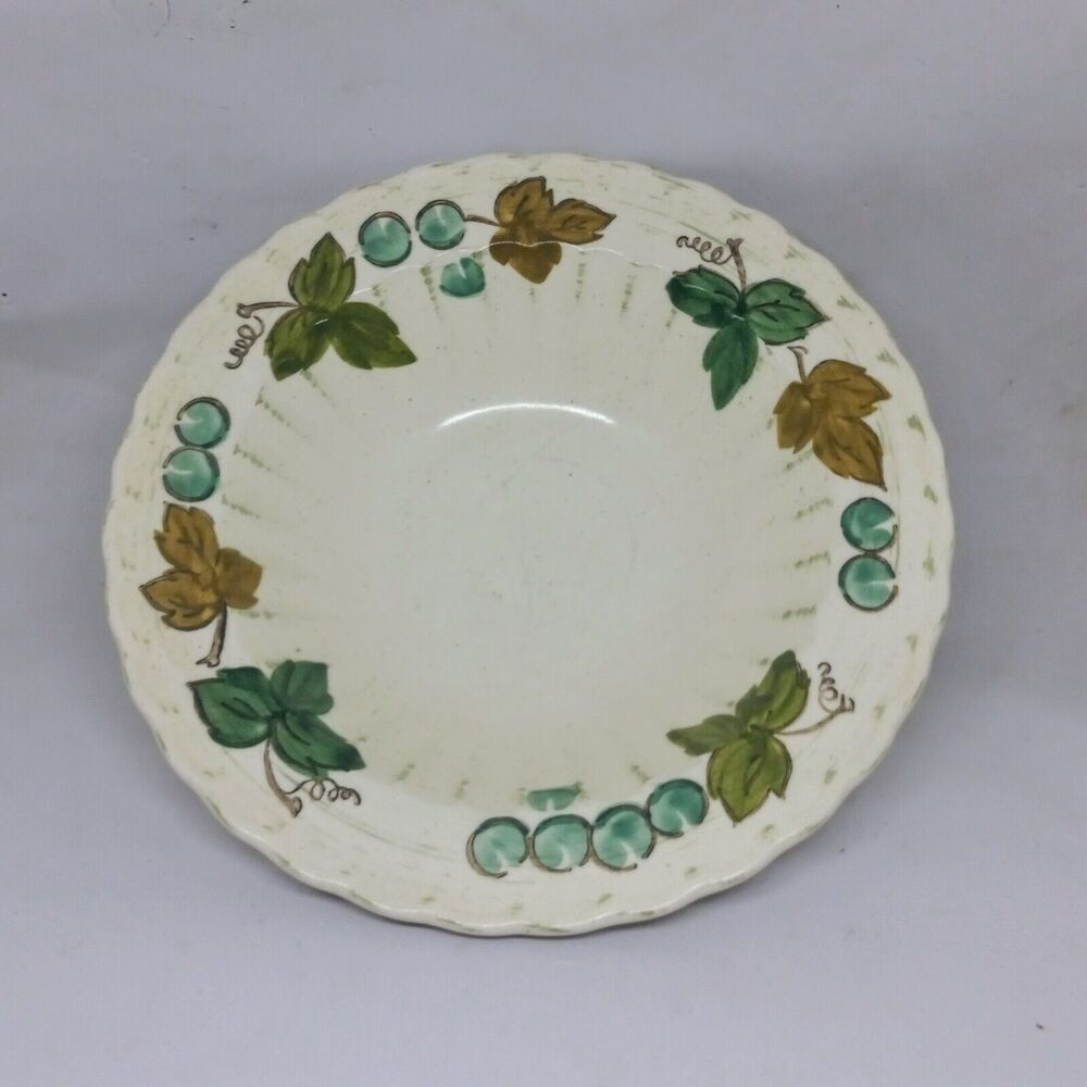Vernon Ware Vineyard METLOX Vegetable Serving Bowl-9 1/4"-Vintage-Grape Leaves